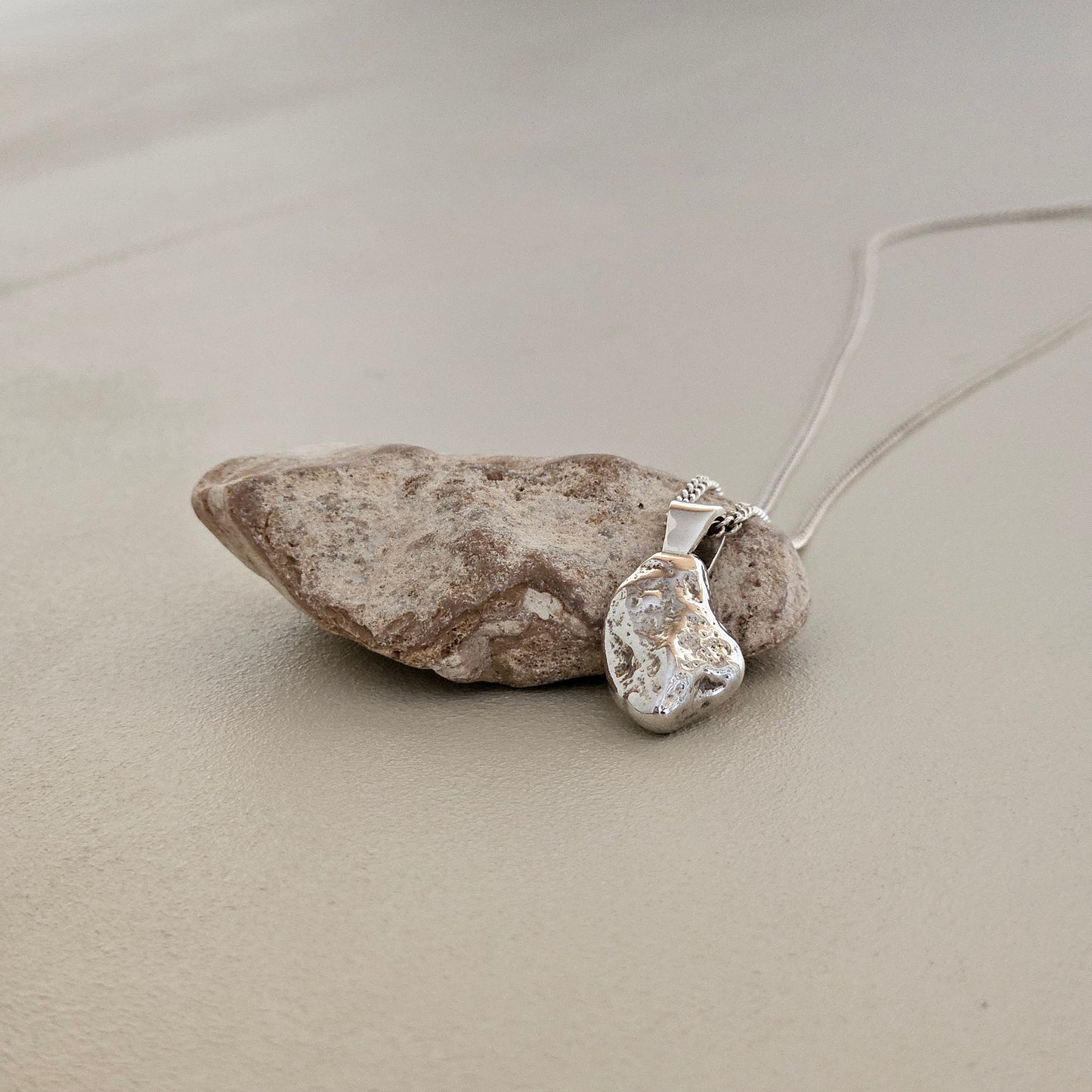 Ketting | Shaped Rock